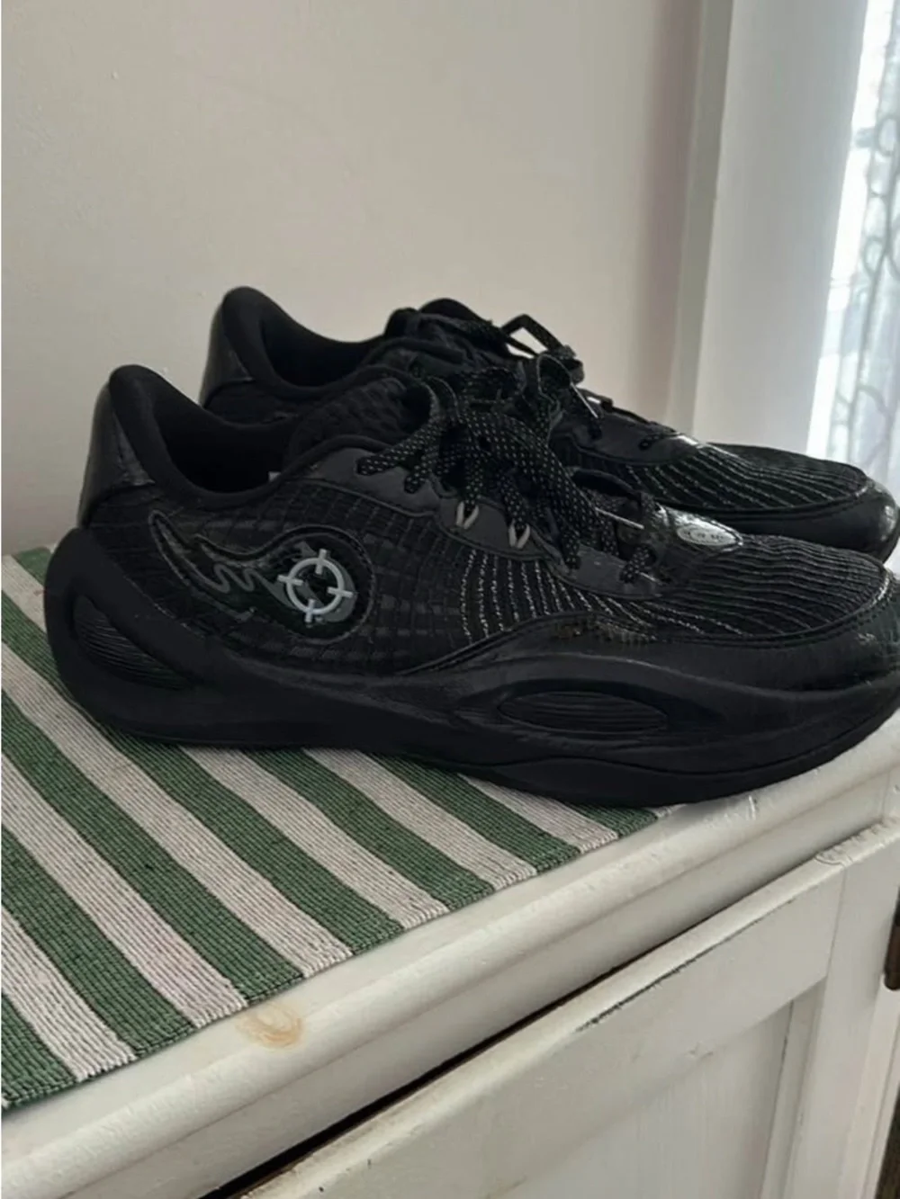 Igor Black Low-Top Athletic Sneakers